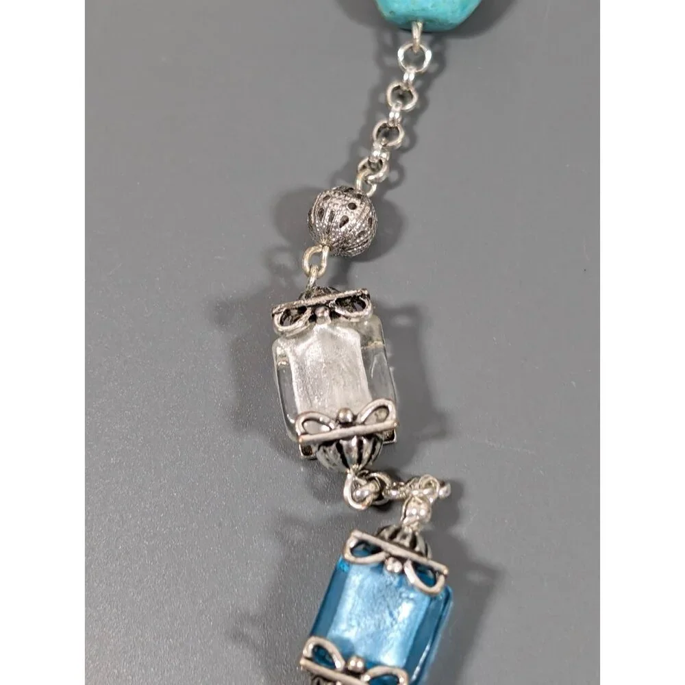 Avon Blue Faux Turquoise Green Glass and Acrylic Bead Necklace Beach Coastal 19